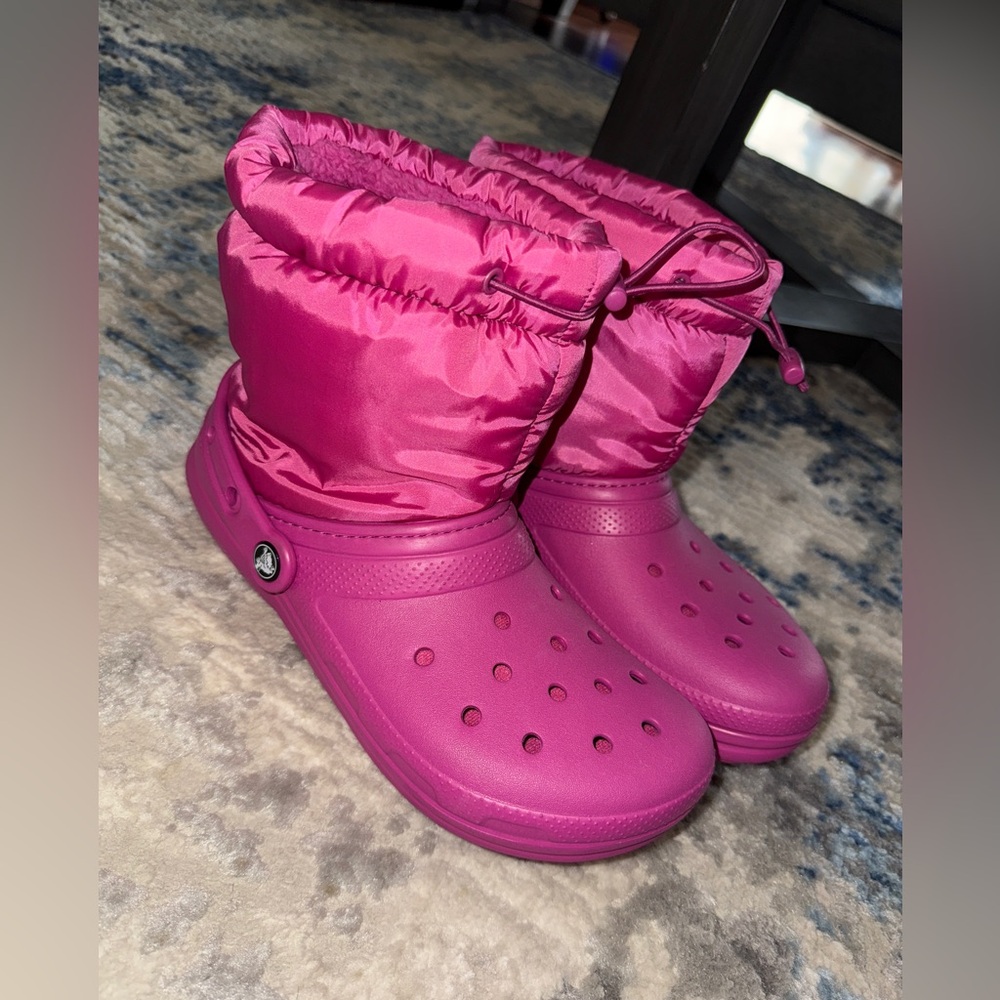 CROCS Fuchsia Rain Boots NWOT 7 Women's